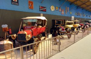 ретро автомобили музея в Реймсе