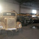 военные автомобили Второй Мировой войны в танковом музее в Сомюре