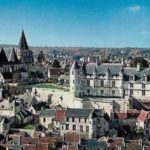 Королевкий замок Лош, экскурсии из Парижа в необычные замки Луары