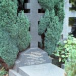 посещение Сент-Женевьев-де-Буа в 1998 году, мемориалы