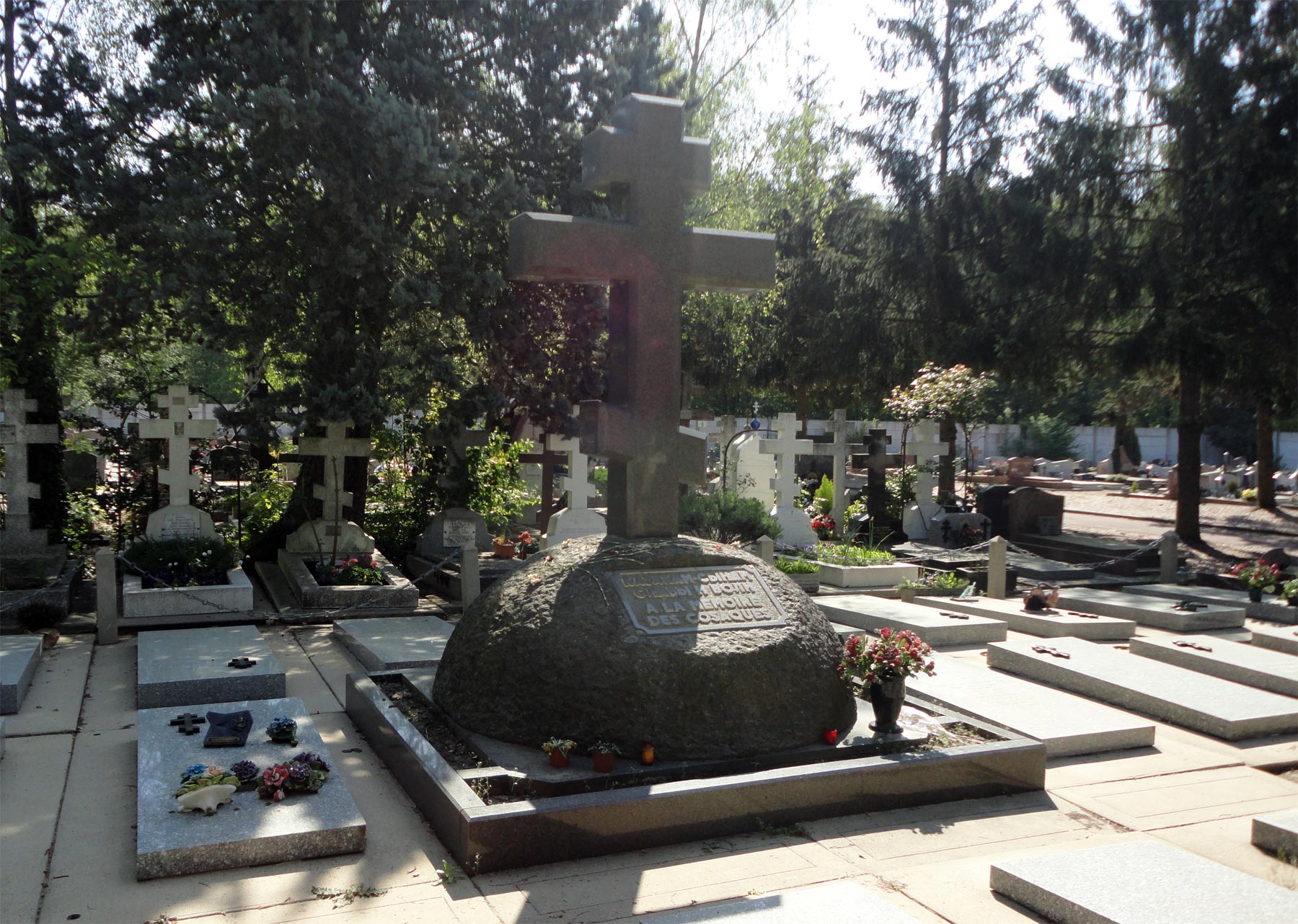 Франция кладбище сент Женевьев де Буа
