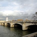 экскурсия через мост в Париже