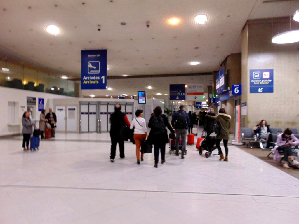 Аэропорт Парижа Шарль де Голль встреча терминал 2D