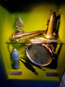 Музей Первой Мировой войны во Франции. Музыкальные инструменты.