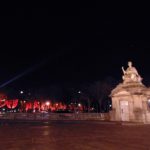 Ночной Париж, экскурсия в декабре. Памятник у сада.