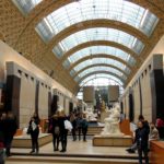 Музей Орсе в Париже, центральная аллея, скульптуры