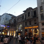 Стамбул. Улица Истикляль вечером